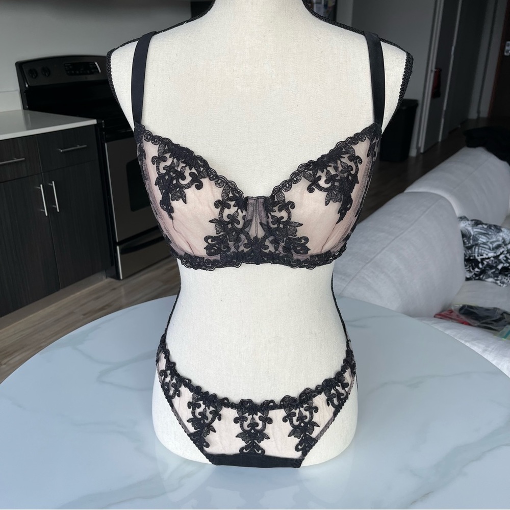 Fleur of England Onyx Set